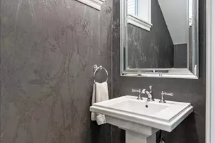 1924 W Farragut Ave, Chicago, IL 60640 - Photo 9