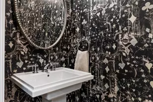 1924 W Farragut Ave, Chicago, IL 60640 - Photo 27