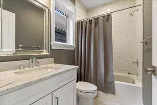 1924 W Farragut Ave, Chicago, IL 60640 - Photo 47