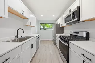 1354 Hirsch Ave, Calumet City, IL 60409 - Photo 7