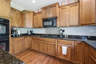 3328 Chase Ln, Elgin, IL 60124 - Photo 15