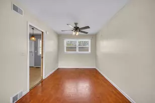 10 N Adams Dr, Addison, IL 60101 - Photo 7
