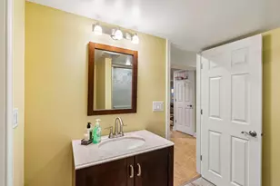 416 Grace Dr, Lake in the Hills, IL 60156 - Photo 15