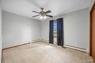262 Woodville Ln, Schaumburg, IL 60193 - Photo 17