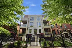 4627 N Beacon St, Chicago, IL 60640 - Photo 1