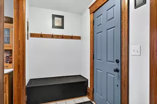 525 W Hurlbut Ave, Belvidere, IL 61008 - Photo 3