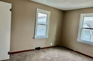 325 W 3rd St, Spring Valley, IL 61362 - Photo 9
