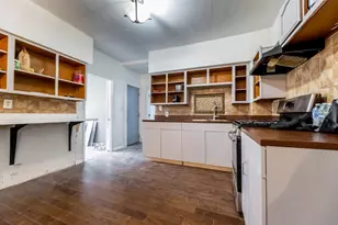 14010 S Green Bay Ave, Burnham, IL 60633 - Photo 7