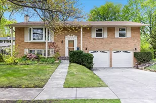644 N Glenn Dr, Palatine, IL 60074 - Photo 1