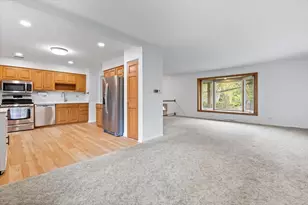 644 N Glenn Dr, Palatine, IL 60074 - Photo 5