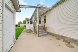 5412 Cypress Ln, Machesney Park, IL 61115 - Photo 5