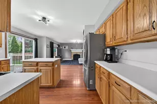 1353 Royal Oak Ln, Lake in the Hills, IL 60156 - Photo 5