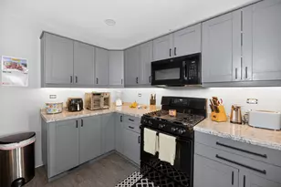 220 E Lincoln Ave, Belvidere, IL 61008 - Photo 9