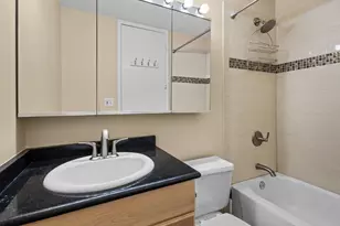 2728 N Hampden Ct, Chicago, IL 60614 - Photo 11