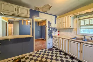 931 1st St, Charleston, IL 61920 - Photo 11