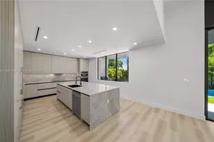 536 NW 48th St, Miami, FL 33127 - Photo 17