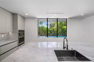 536 NW 48th St, Miami, FL 33127 - Photo 21