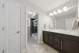877 N Dovington Dr, Hoffman Estates, IL 60169 - Photo 41