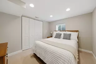 877 N Dovington Dr, Hoffman Estates, IL 60169 - Photo 51