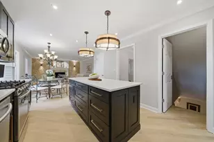 877 N Dovington Dr, Hoffman Estates, IL 60169 - Photo 11
