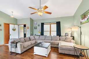 919 Spring Dr, Marengo, IL 60152 - Photo 5
