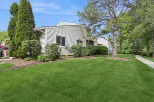 19 Wintergreen Ct, Woodridge, IL 60517 - Photo 21