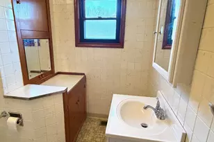 1404 Plain St, Peru, IL 61354 - Photo 13