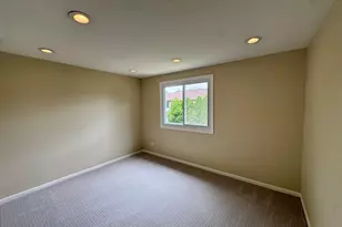 638 Lakeside Cir Dr, Wheeling, IL 60090 - Photo 9