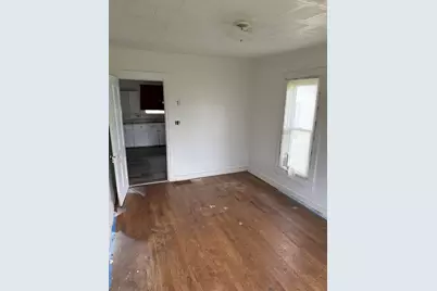 105 W Columbus Street, Sibley, IL 61773 - Photo 3
