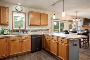 10945 Meadowsweet Ln, Roscoe, IL 61073 - Photo 11