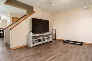 10945 Meadowsweet Ln, Roscoe, IL 61073 - Photo 7