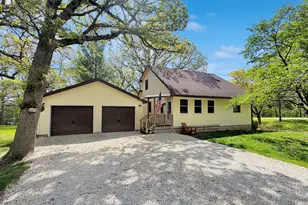 102 Dakota Dr, Loda, IL 60948 - Photo 1