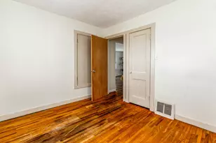 318 S 3rd St, Marion, IL 62959 - Photo 13