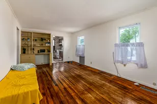 318 S 3rd St, Marion, IL 62959 - Photo 5