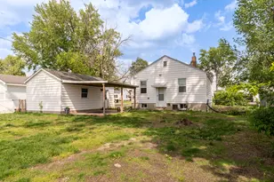 318 S 3rd St, Marion, IL 62959 - Photo 17