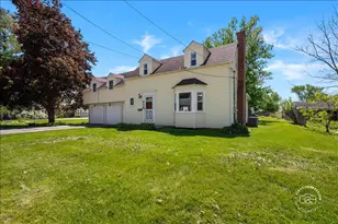 215 W Rock St, Plano, IL 60545 - Photo 1