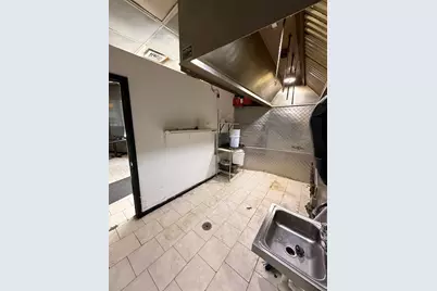 3933 N Broadway Street, Chicago, IL 60613 - Photo 15