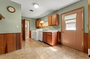 2501 N 4100 East Rd, Bellflower, IL 62174 - Photo 15