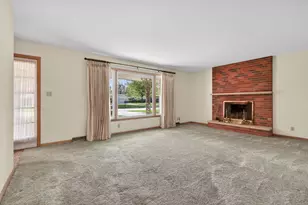 2275 Garden Rd, Aurora, IL 60506 - Photo 3