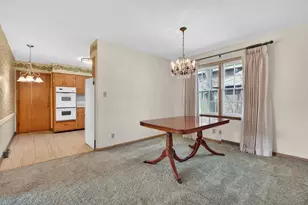 2275 Garden Rd, Aurora, IL 60506 - Photo 7