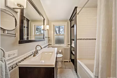 397 S Holly Avenue, Elmhurst, IL 60126 - Photo 17