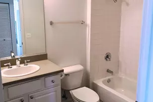 343 W Old Town Ct, Chicago, IL 60610 - Photo 11
