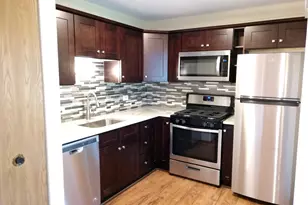 15 Gant Cir, Streamwood, IL 60107 - Photo 3