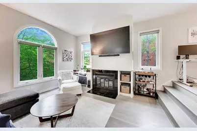 1050 W Webster Avenue #2W, Chicago, IL 60614 - Photo 5