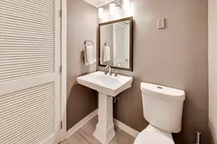 1050 W Webster Ave, Chicago, IL 60614 - Photo 13