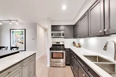1050 W Webster Avenue #2W, Chicago, IL 60614 - Photo 11