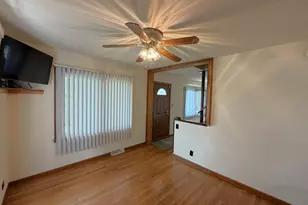 12427 S Ada St, Calumet Park, IL 60827 - Photo 5