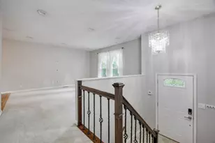 318 Hillcrest Dr, Algonquin, IL 60102 - Photo 11
