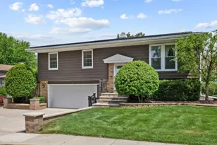 318 Hillcrest Dr, Algonquin, IL 60102 - Photo 25