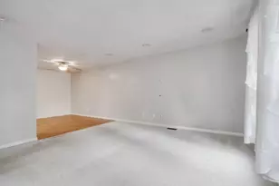 318 Hillcrest Dr, Algonquin, IL 60102 - Photo 9